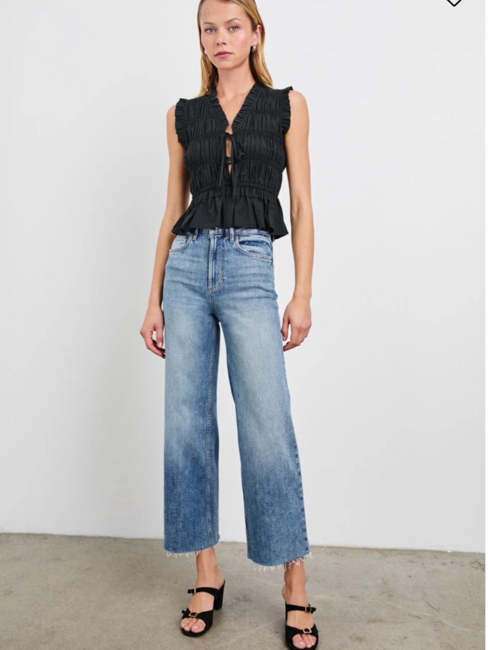 NWOT Banana Republic Wide Leg High Rise Cropped Fray Jeans 27